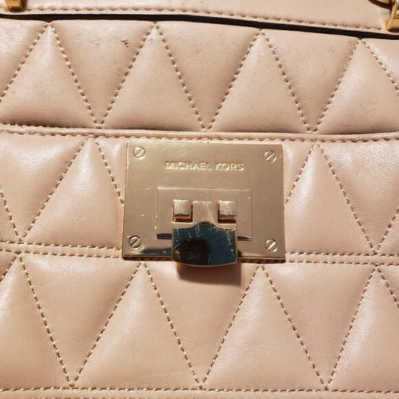 Michael Kors Biege Vivianne Patent Messenger Bag - Picture 2 of 14